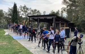 Les Pôles France Relève de Bordeaux, Dijon et Nancy sont en stage cette semaine au CREPS PACA site de Boulouris
Des conditions plus que printanières sur ces premiers jours de stage ont optimisé les conditions d'entrainement
L’occasion pour ces archers de préparer la saison sportive et mettre en place des situations de confrontation.
C’est également l’occasion pour 8 « anciens » du Pôle Espoirs de revenir s’entrainer sur le site qui les a vus se révéler
